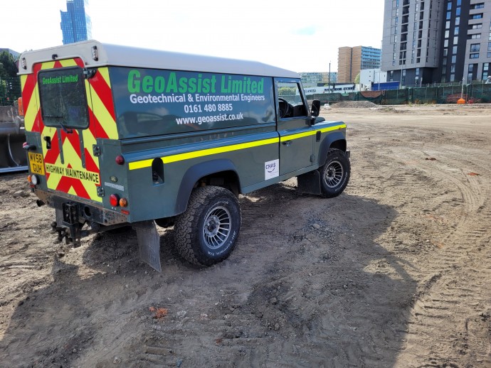 Landrover with Wolf Race Turbo Vec Wheels